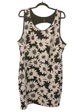 Black and White Forever 21 Sleeveless Textured Daisy Bodycon Short Dress